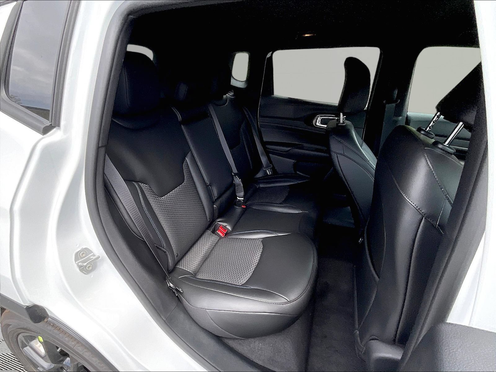 New 2026 Jeep Compass Latitude AWD/4WD image 19