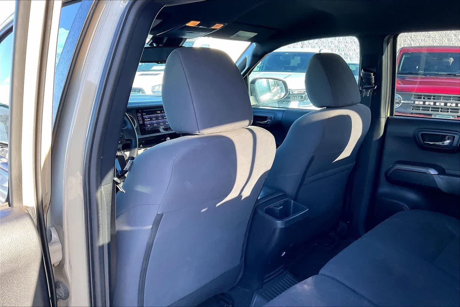 Used 2019 Toyota Tacoma TRD Sport AWD/4WD image 12