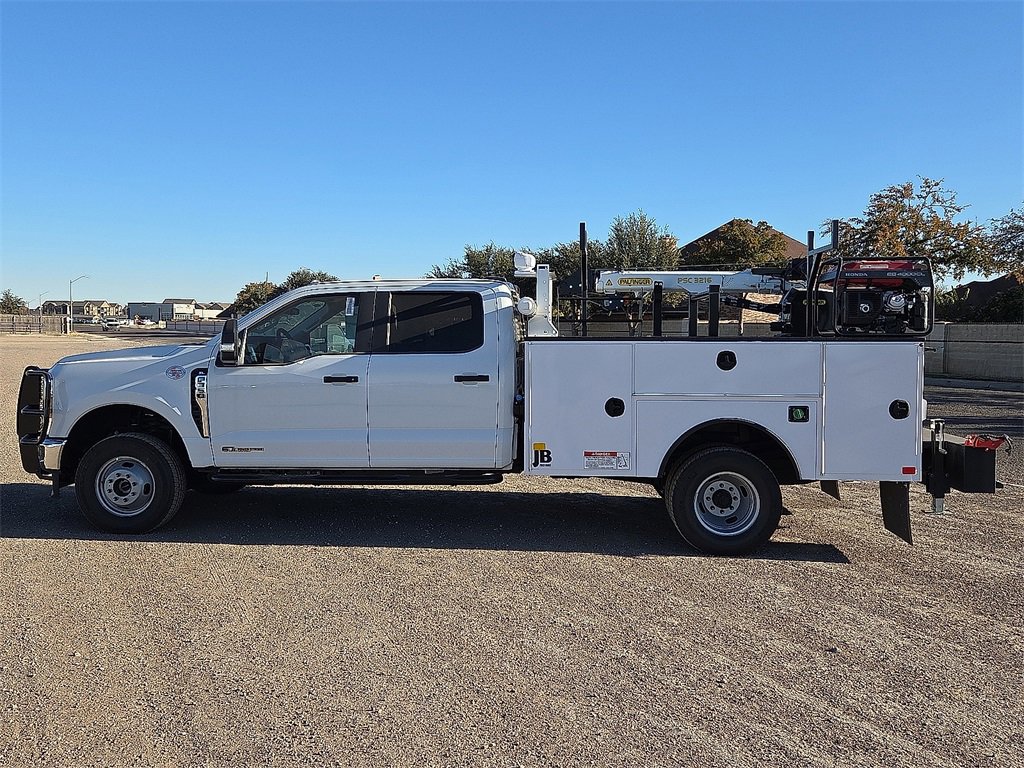 New 2025 Ford F350 XL w/ XL Chrome Package image 2