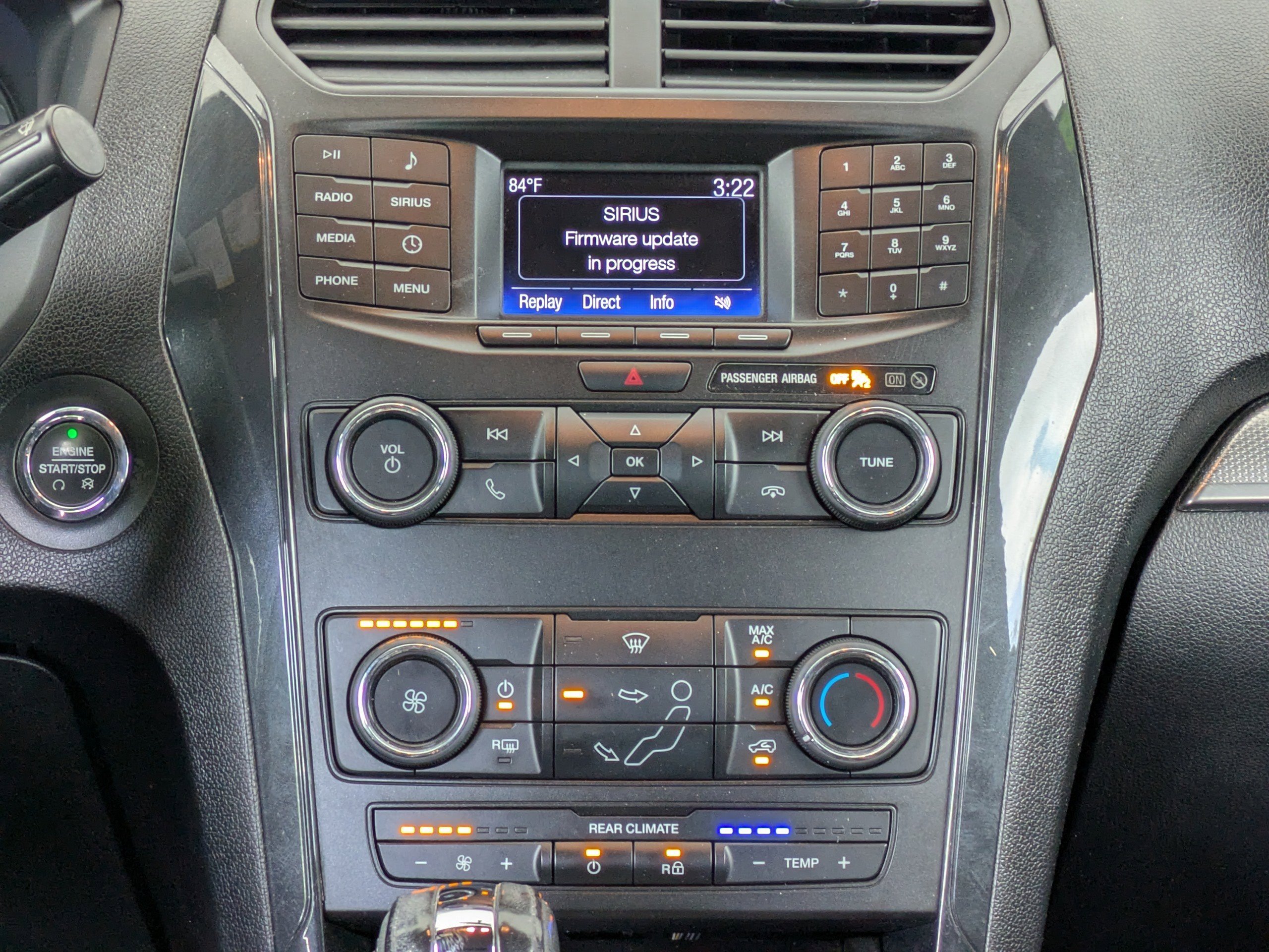 Certified 2018 Ford Explorer XLT FWD image 19