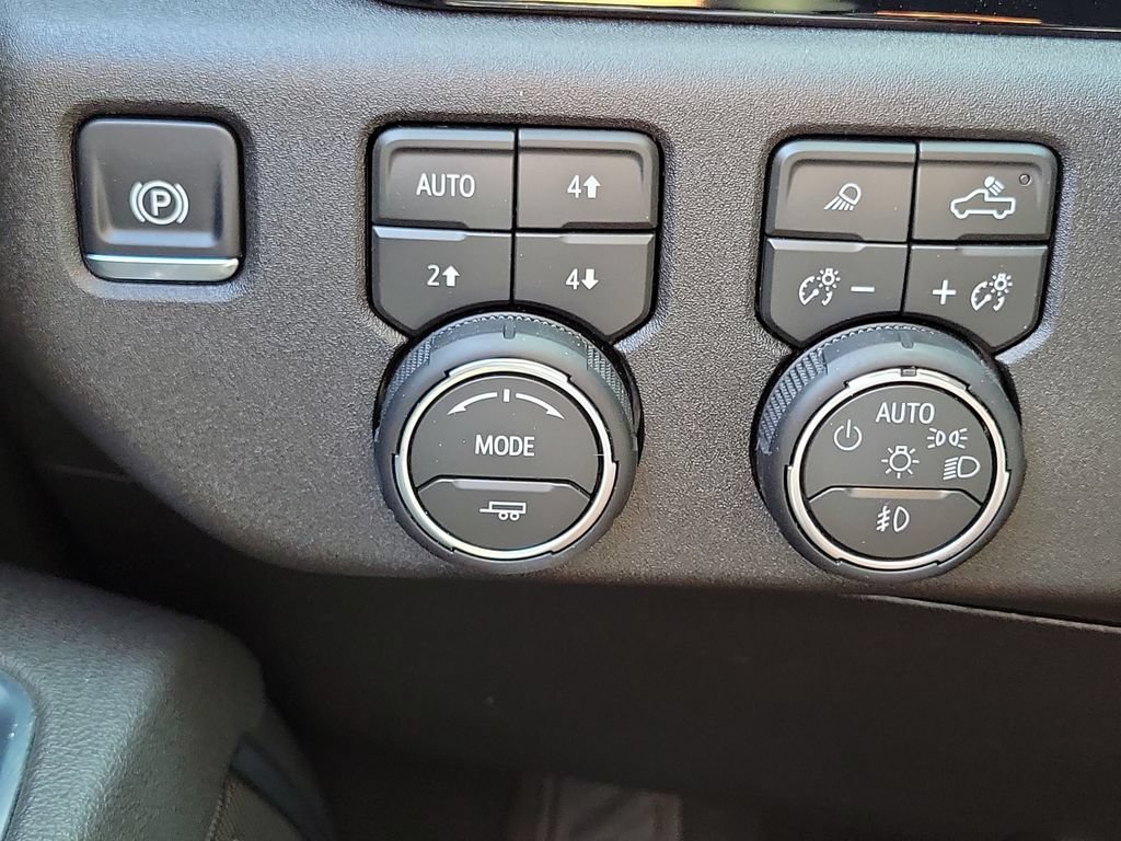 Used 2026 Chevrolet Silverado 1500 RST w/ Safety Package AWD/4WD image 15