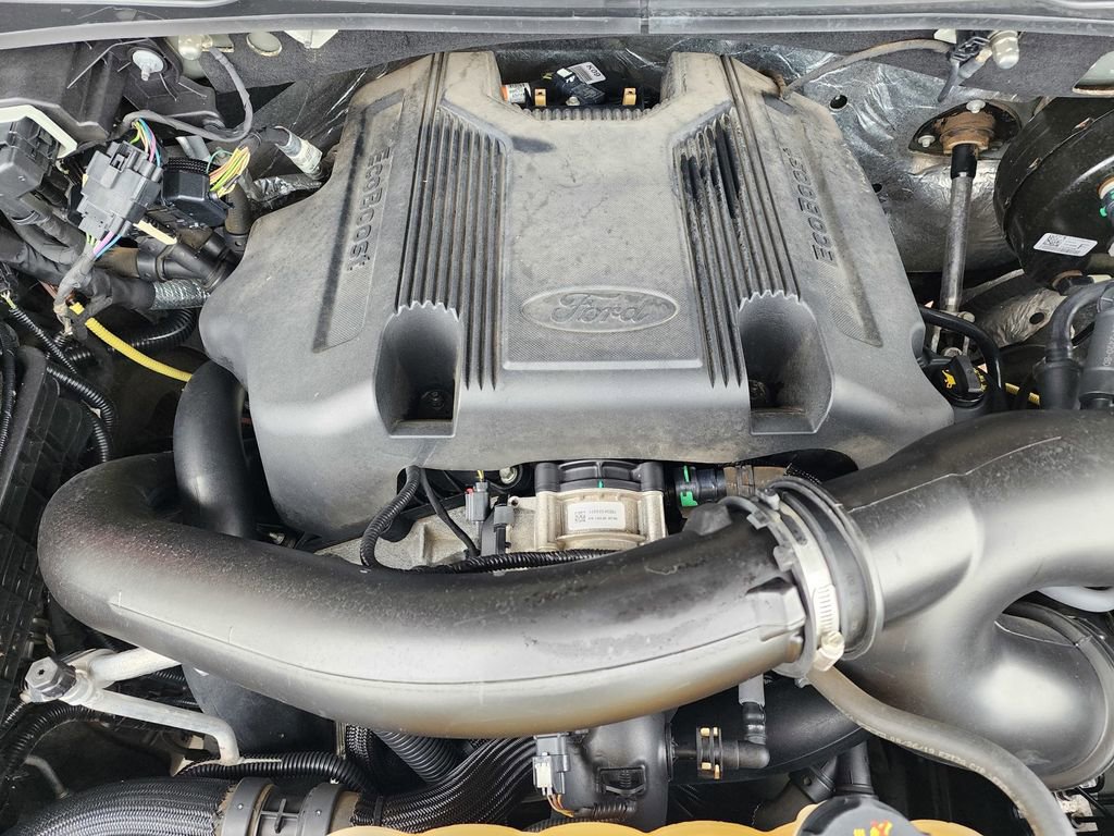Used 2019 Ford Expedition XLT w/ Equipment Group 202A RWD image 26