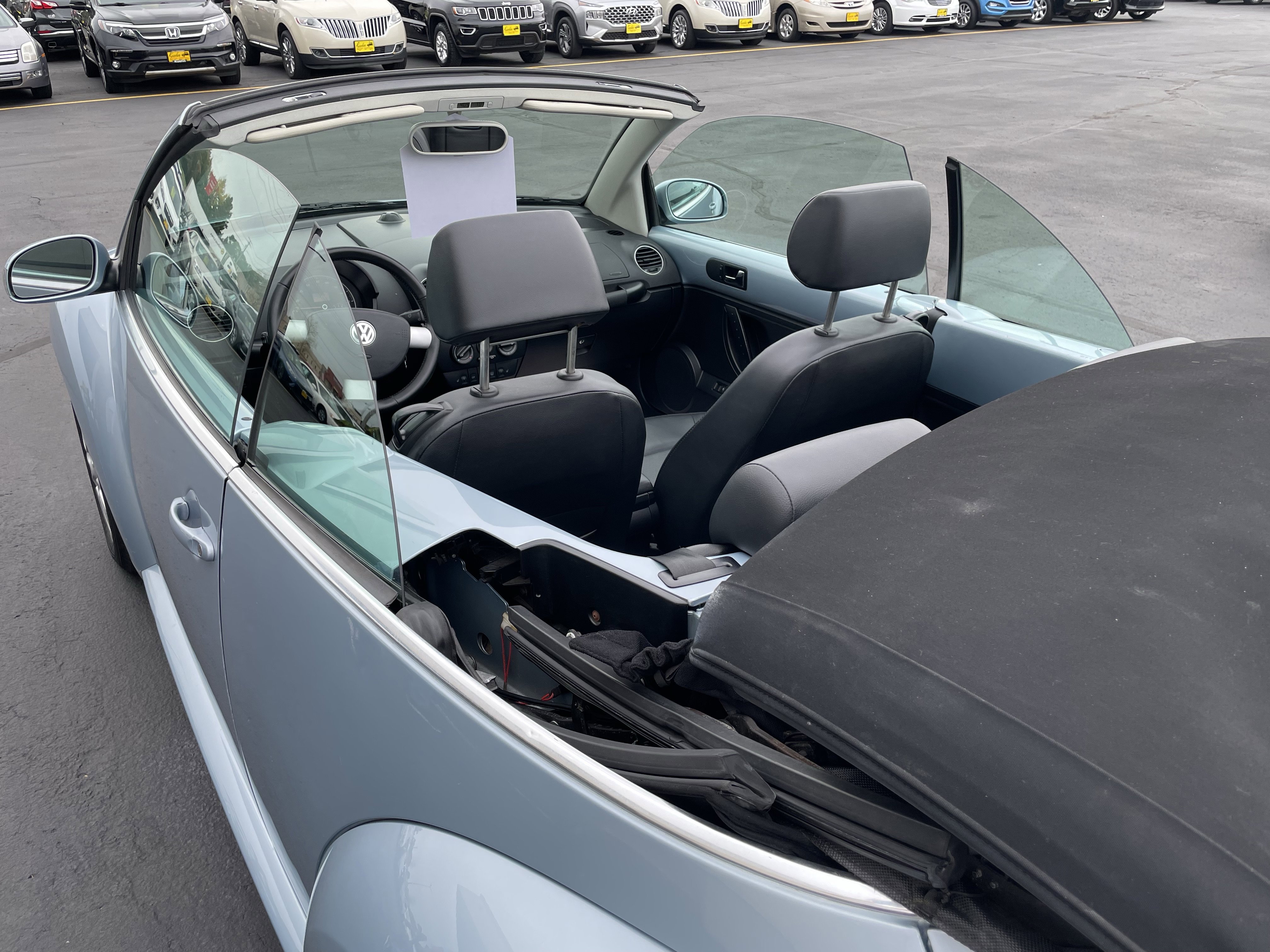 Used 2009 Volkswagen Beetle S image 10