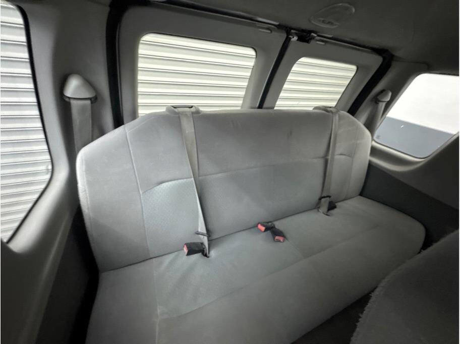 Used 2012 Ford E-350 and Econoline 350 XLT image 18