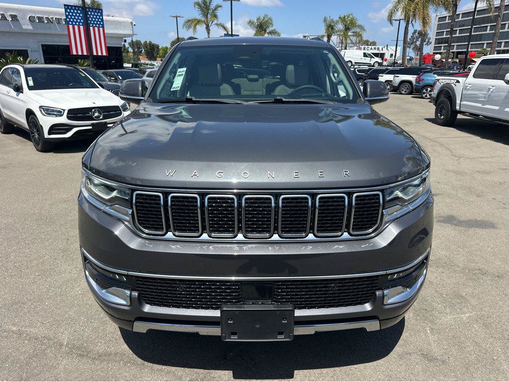Used 2022 Jeep Wagoneer Series III w/ Premium Group I AWD/4WD image 2