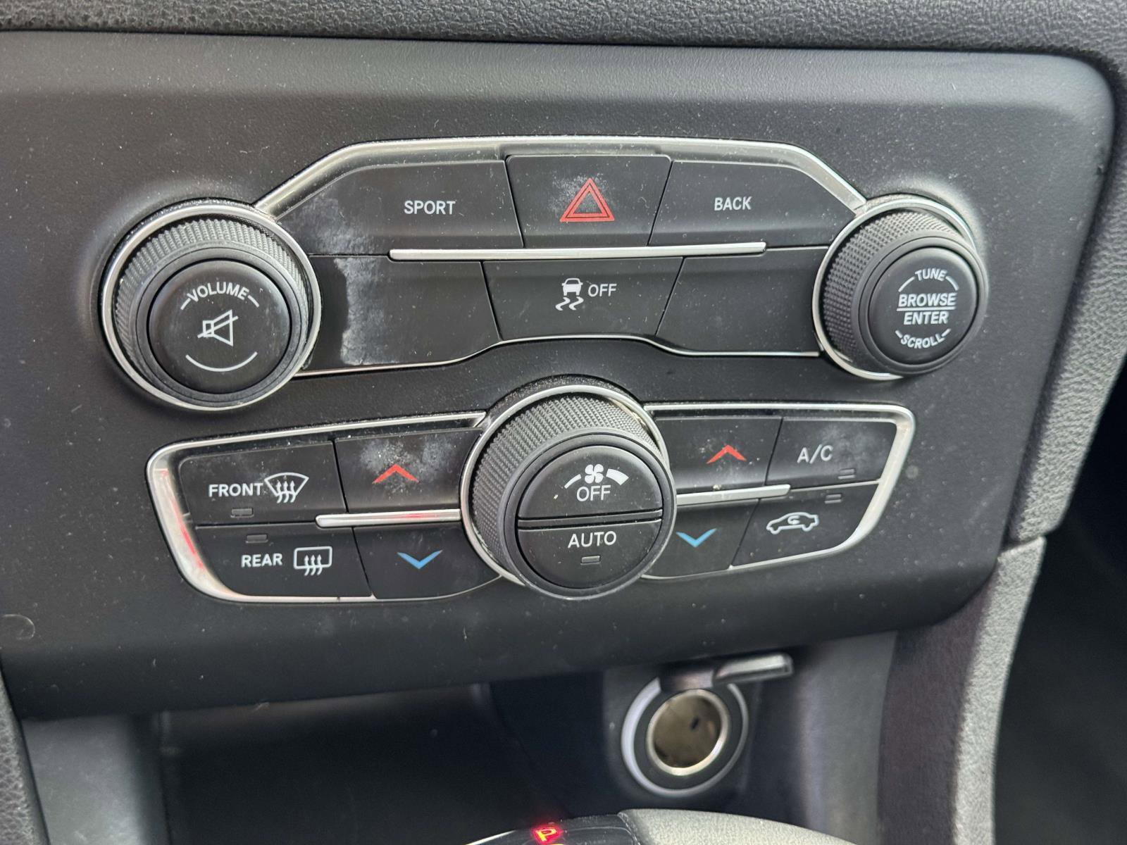 Used 2016 Dodge Charger SXT w/ Rallye Group image 25