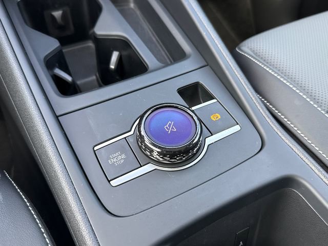 Used 2025 Volkswagen Tiguan SE image 25