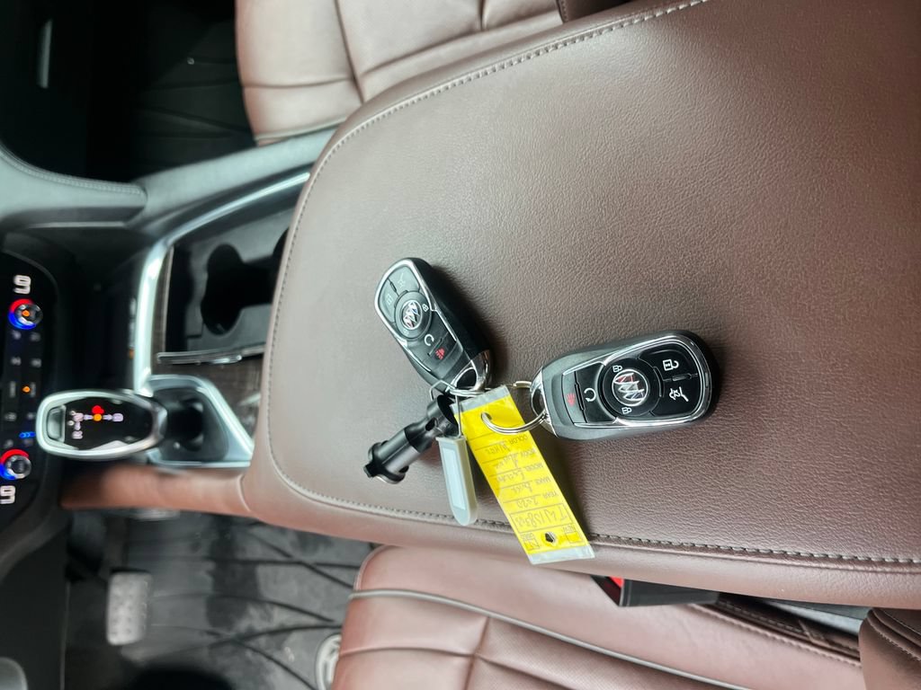 Used 2020 Buick Enclave Avenir w/ Avenir Technology Package FWD image 29