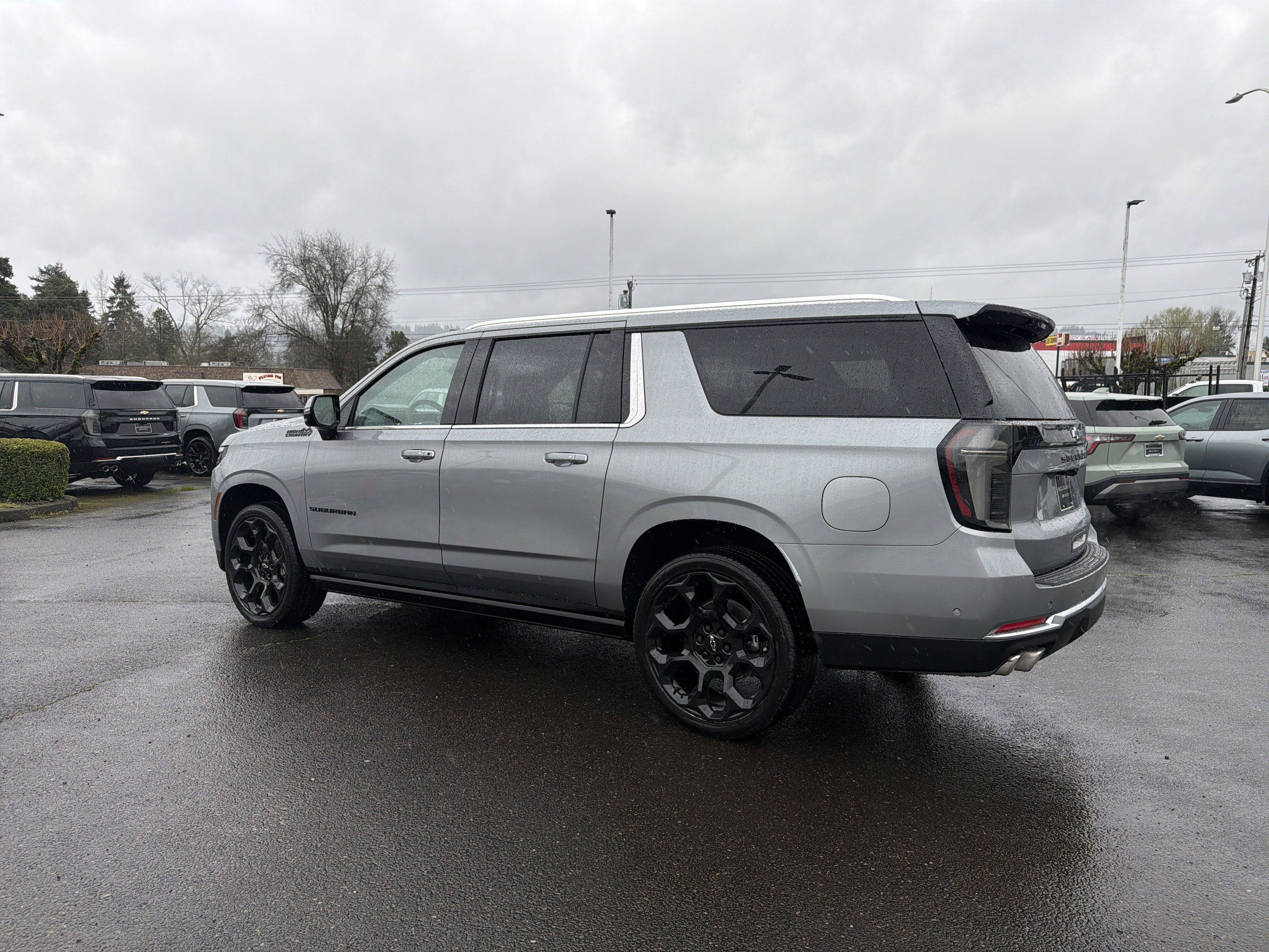 New 2026 Chevrolet Suburban High Country image 3