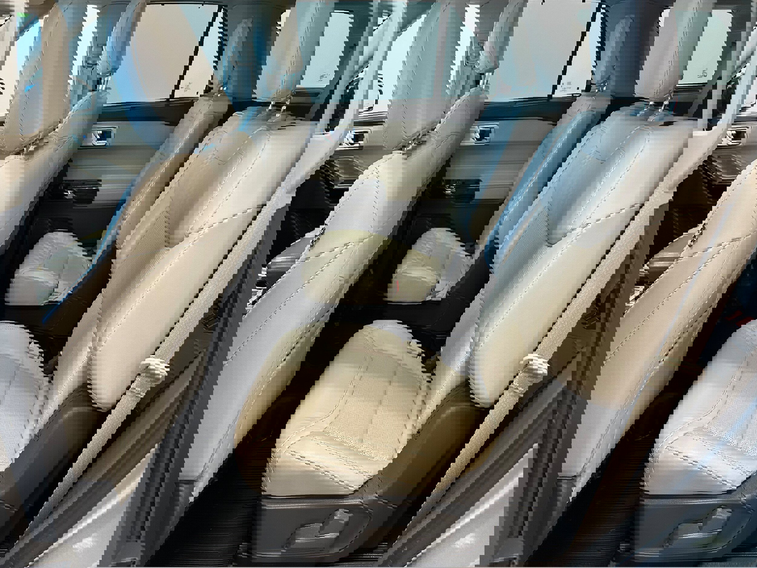 Used 2021 Ford Explorer Platinum w/ Equipment Group 601A image 13