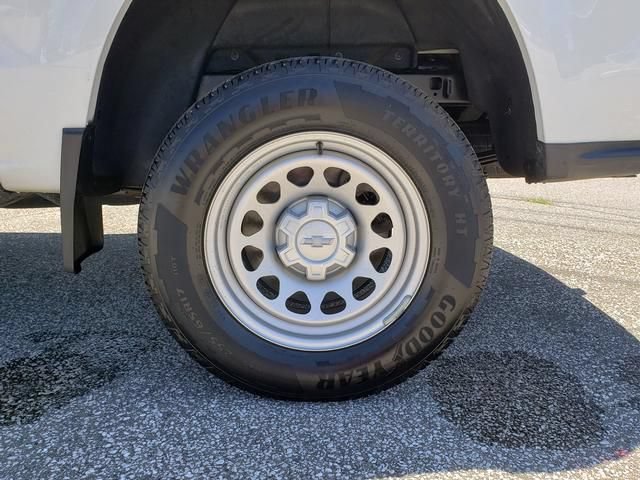 Used 2024 Chevrolet Colorado W/T w/ Safety Package RWD image 10