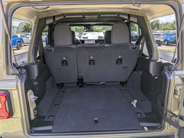 New 2025 Jeep Wrangler Unlimited Rubicon image 11
