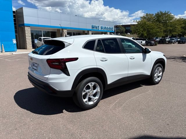 New 2026 Chevrolet Trax LS w/ LS Convenience Package FWD image 18