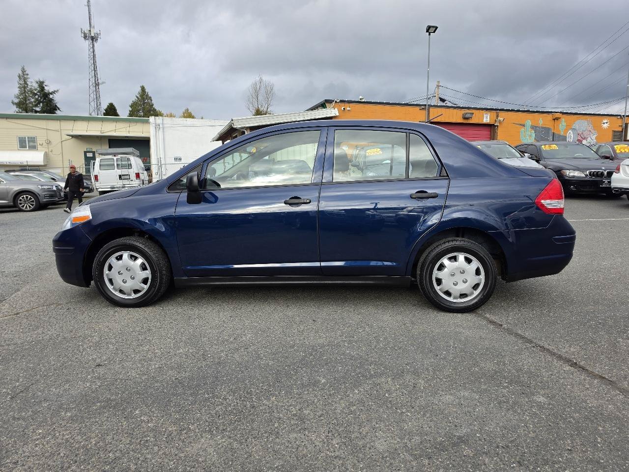 Used 2011 Nissan Versa Sedan FWD image 10