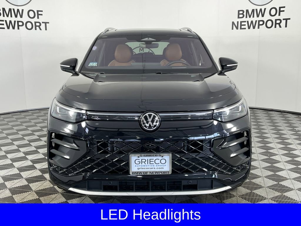 Used 2025 Volkswagen Tiguan SEL R-Line image 7