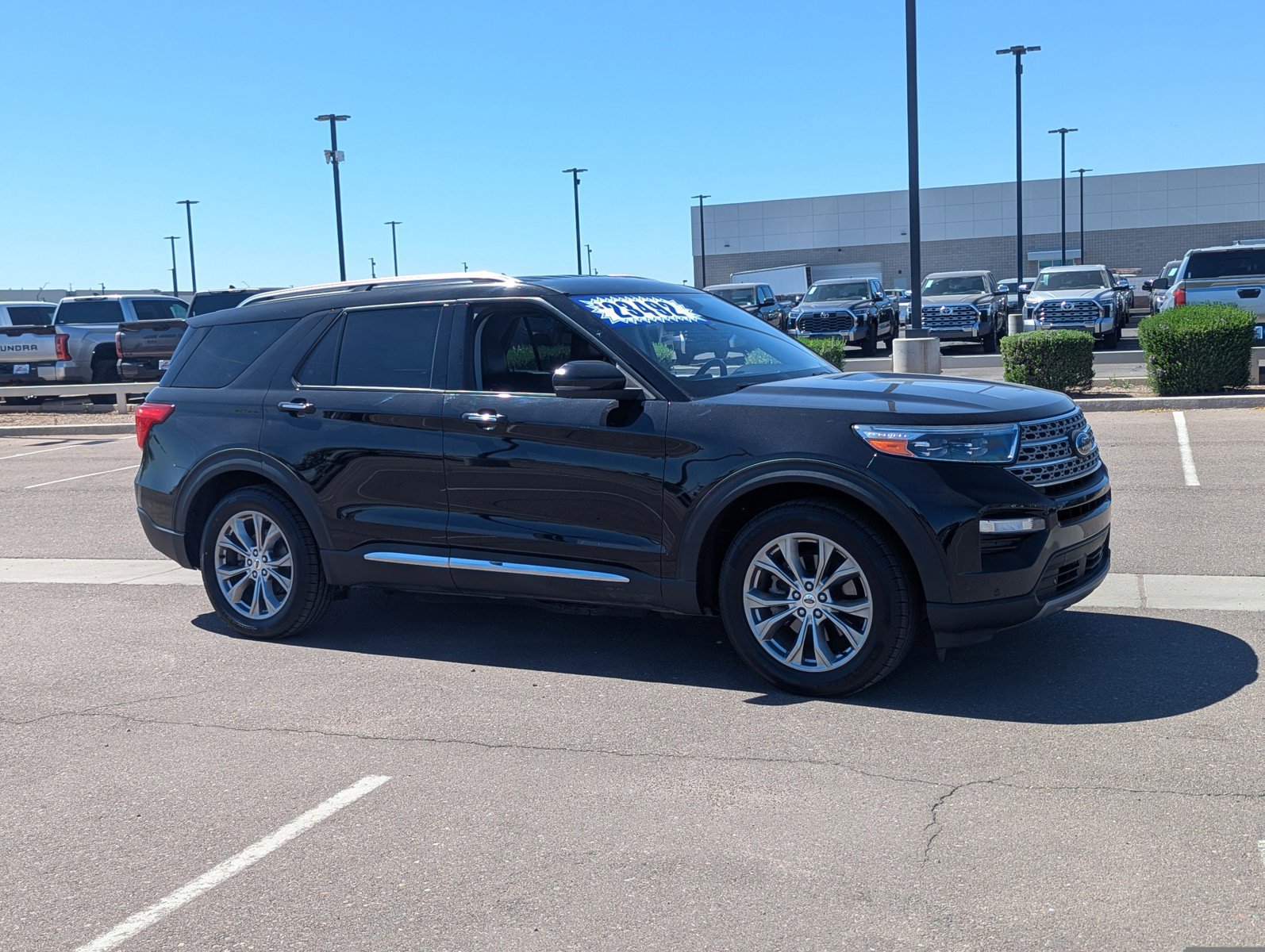 Used 2022 Ford Explorer Limited w/ Equipment Group 301A image 7