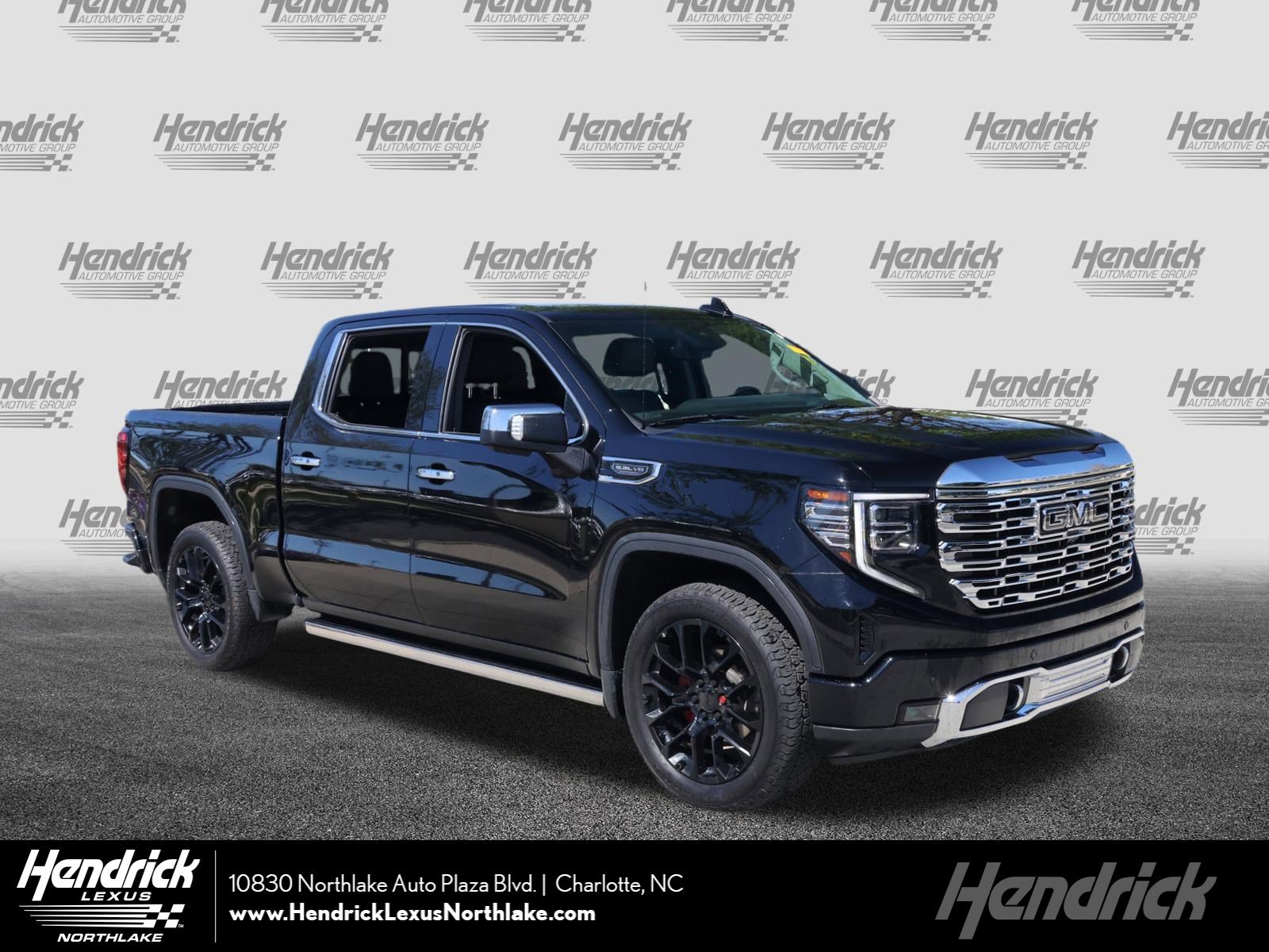 Used 2023 GMC Sierra 1500 Denali w/ Technology Package AWD/4WD image 1