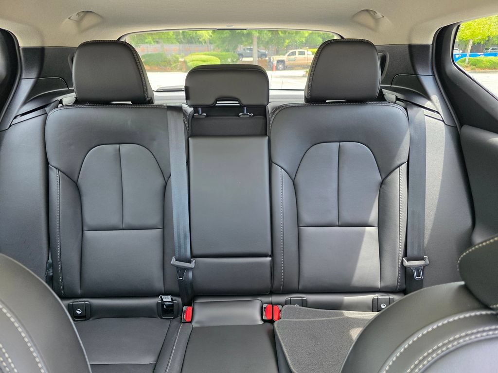Used 2026 Volvo XC40 B5 Plus AWD/4WD image 26