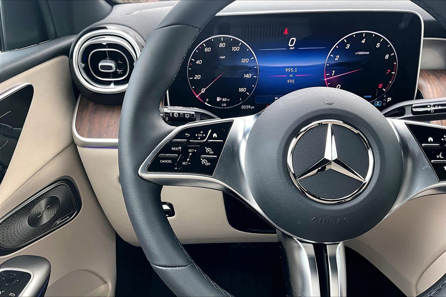 Used 2026 Mercedes-Benz GLC 300 4MATIC image 24