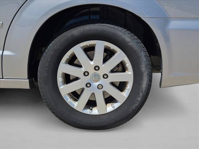 Used 2015 Chrysler Town & Country LX FWD image 24