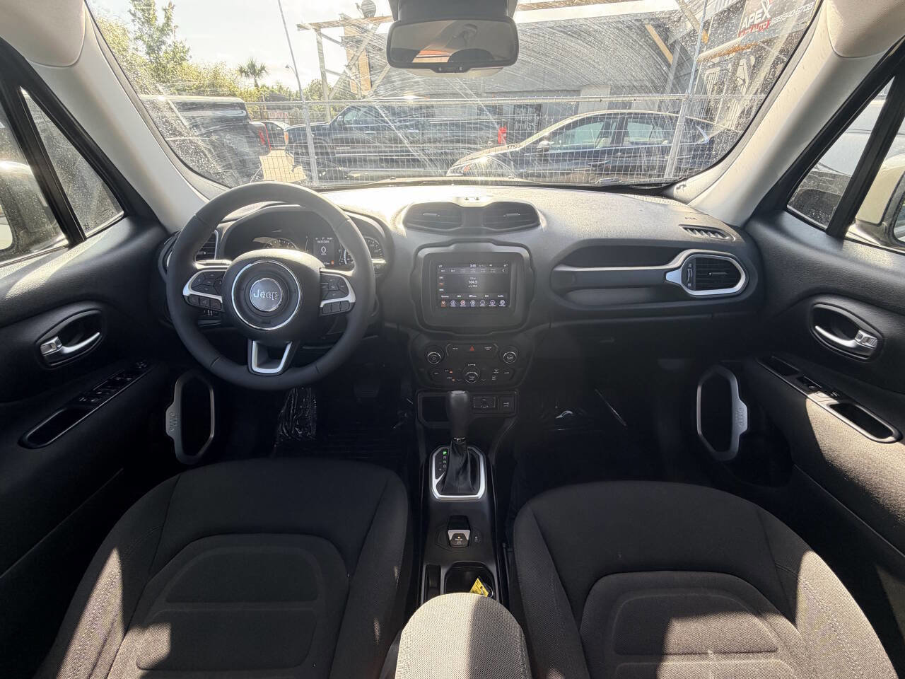 Used 2020 Jeep Renegade Latitude w/ Popular Equipment Group image 9