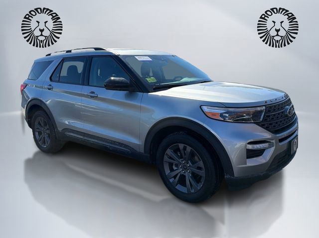 Certified 2023 Ford Explorer XLT w/ Equipment Group 202A image 3