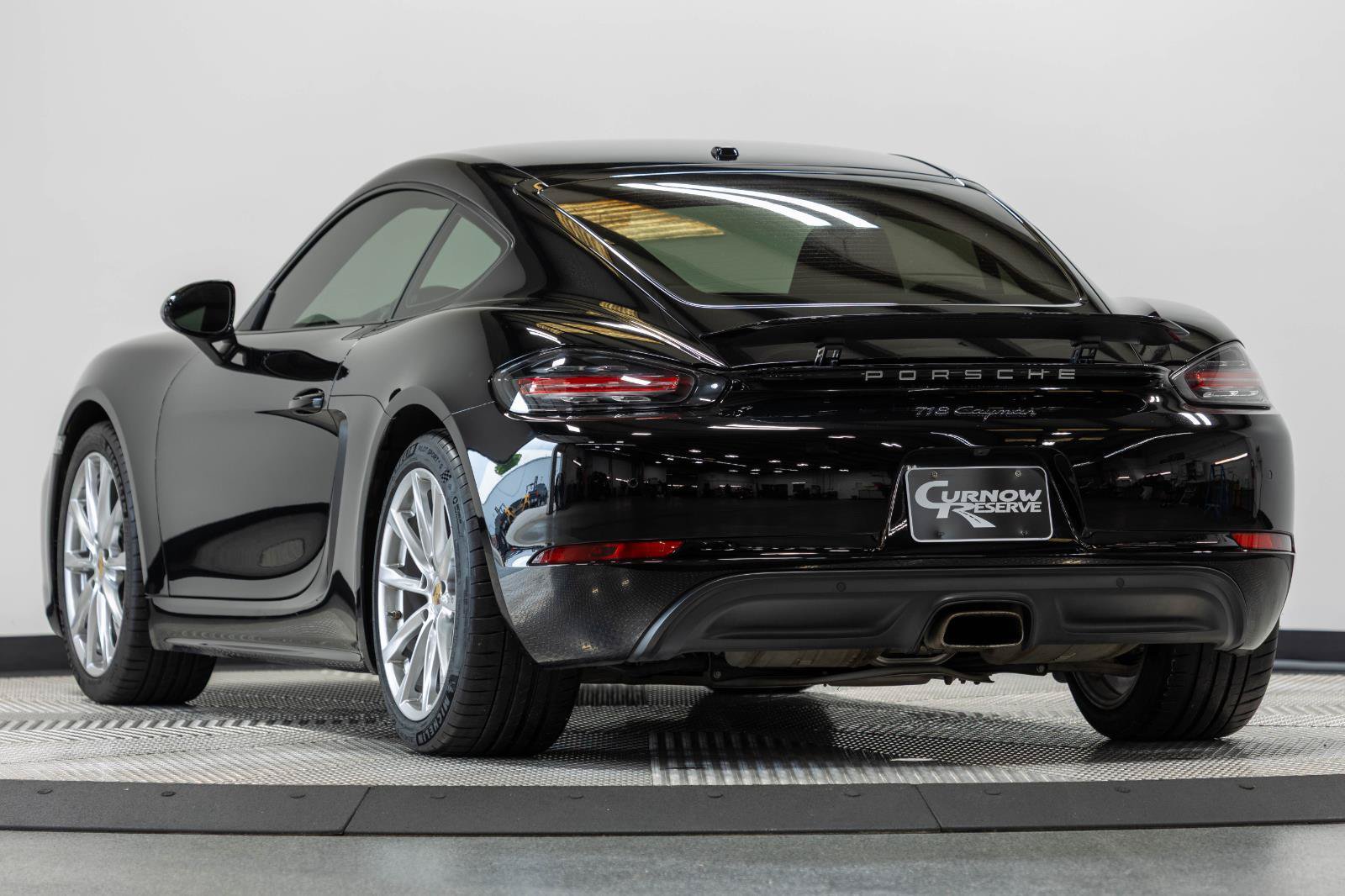 Used 2018 Porsche 718 Cayman RWD image 11
