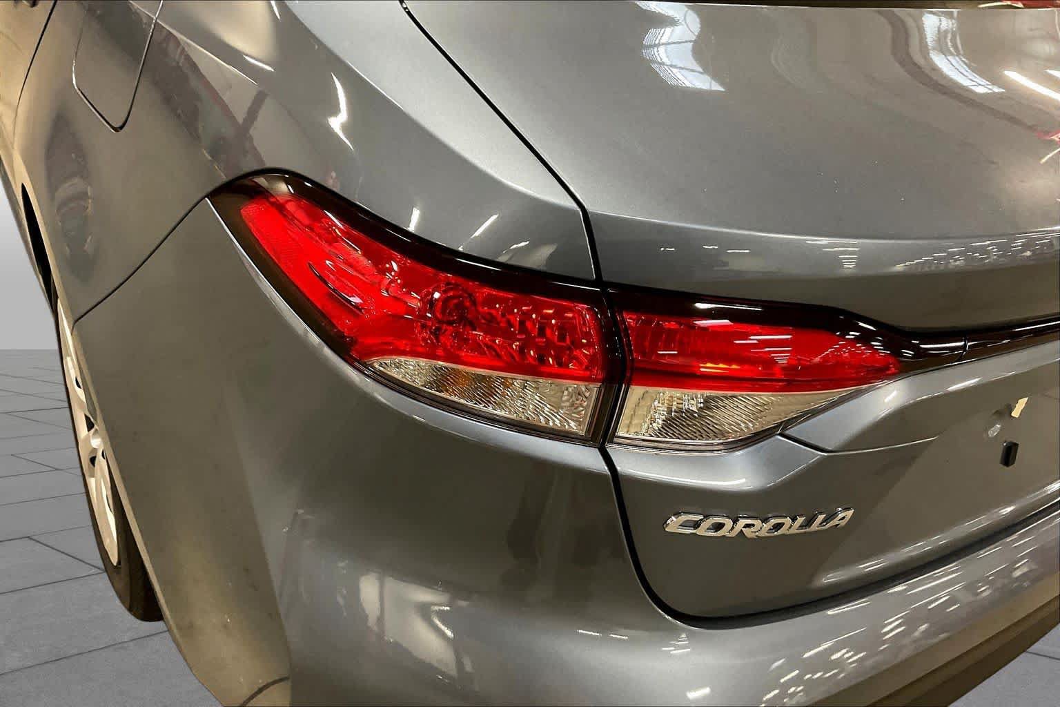 Used 2026 Toyota Corolla LE FWD image 28