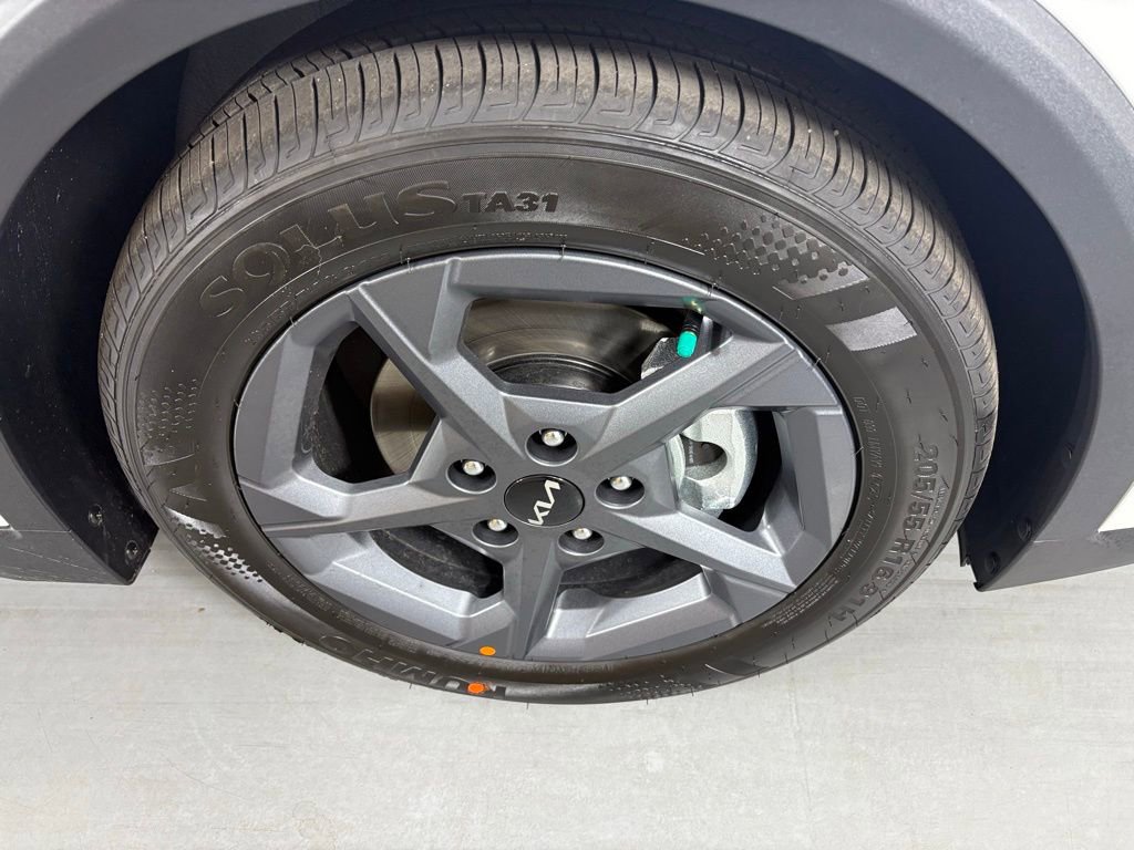 New 2026 Kia K4 LXS image 11