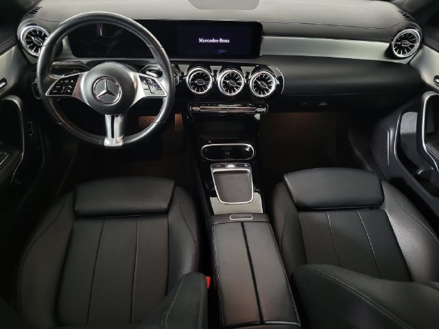 Used 2025 Mercedes-Benz CLA 250 image 9