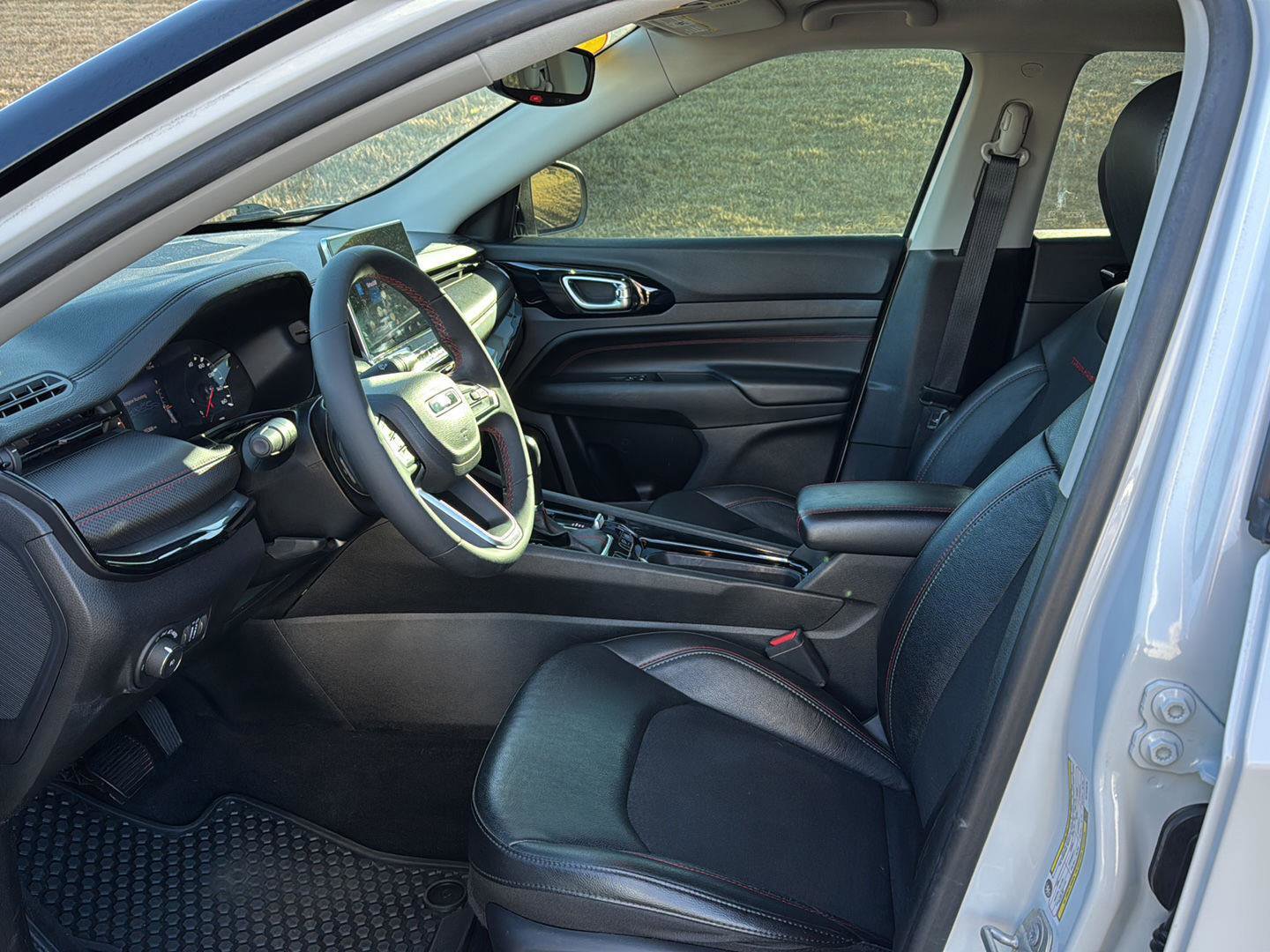 Used 2022 Jeep Compass Trailhawk image 8