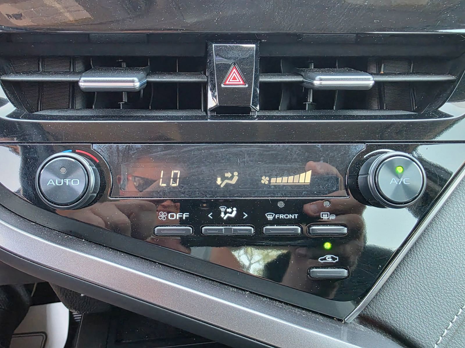 Used 2023 Toyota Camry SE FWD image 17