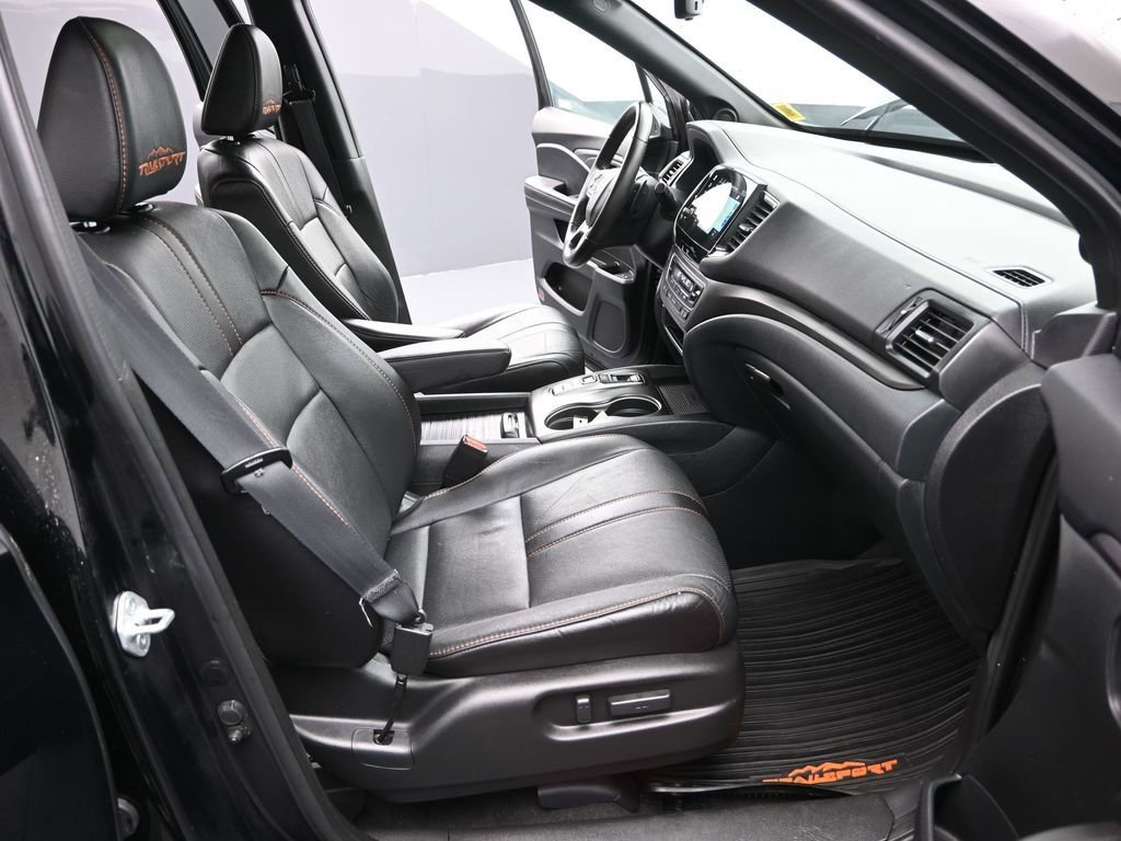 Certified 2023 Honda Passport TrailSport image 31