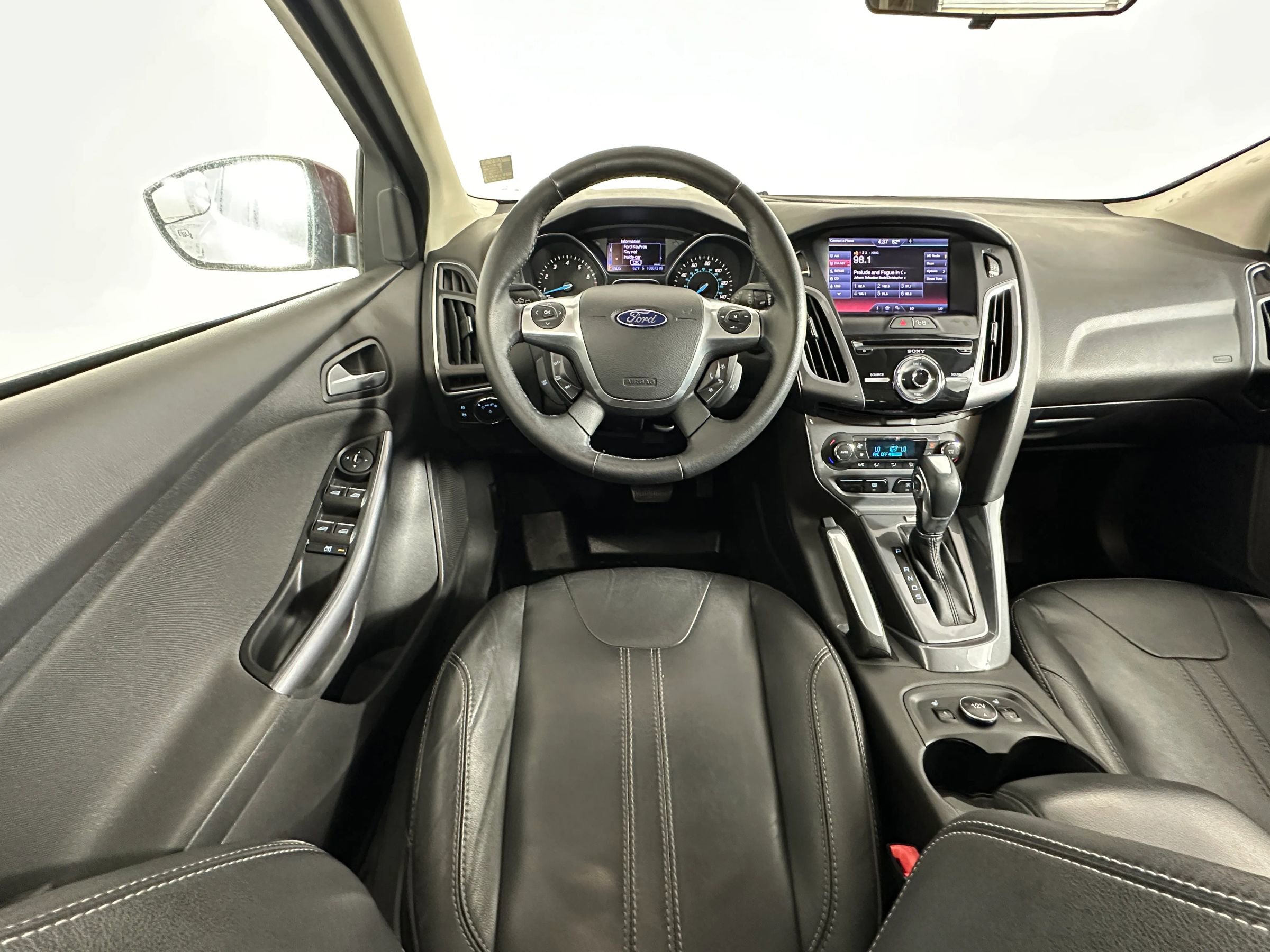 Used 2013 Ford Focus Titanium FWD image 21