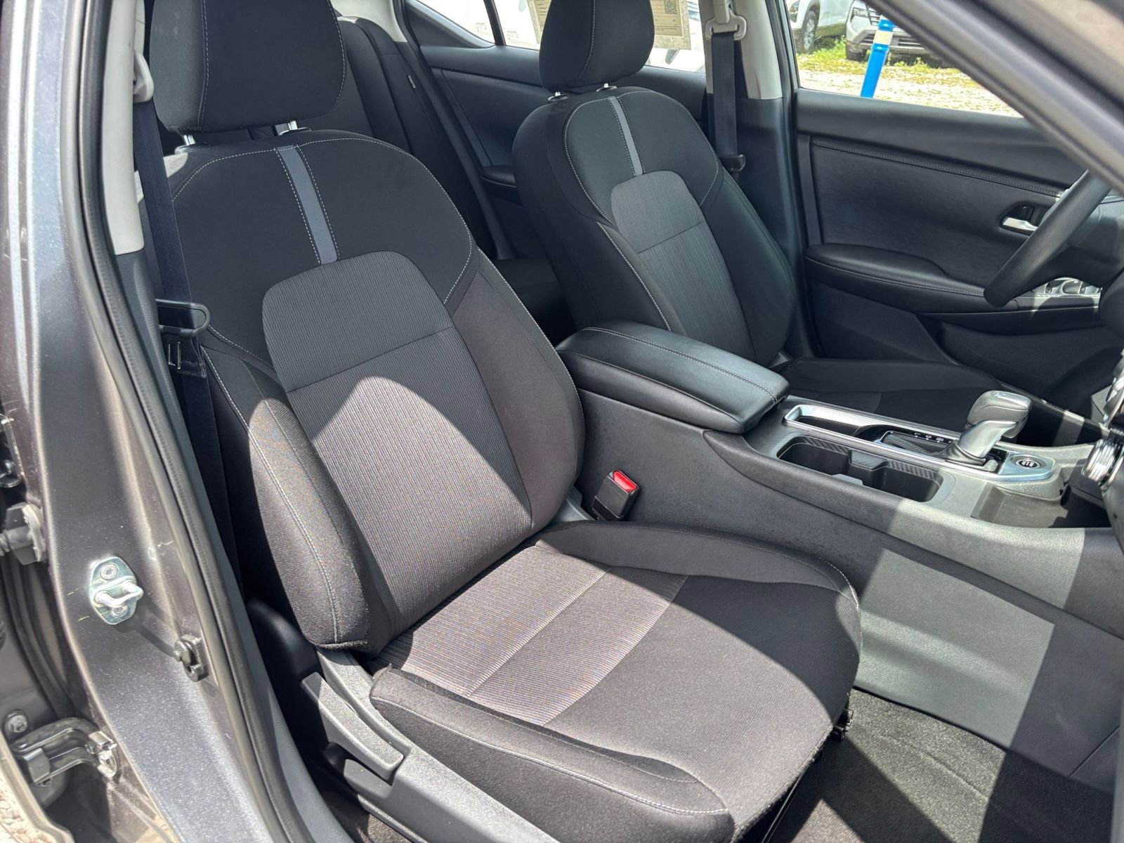 Used 2025 Nissan Sentra SV image 36
