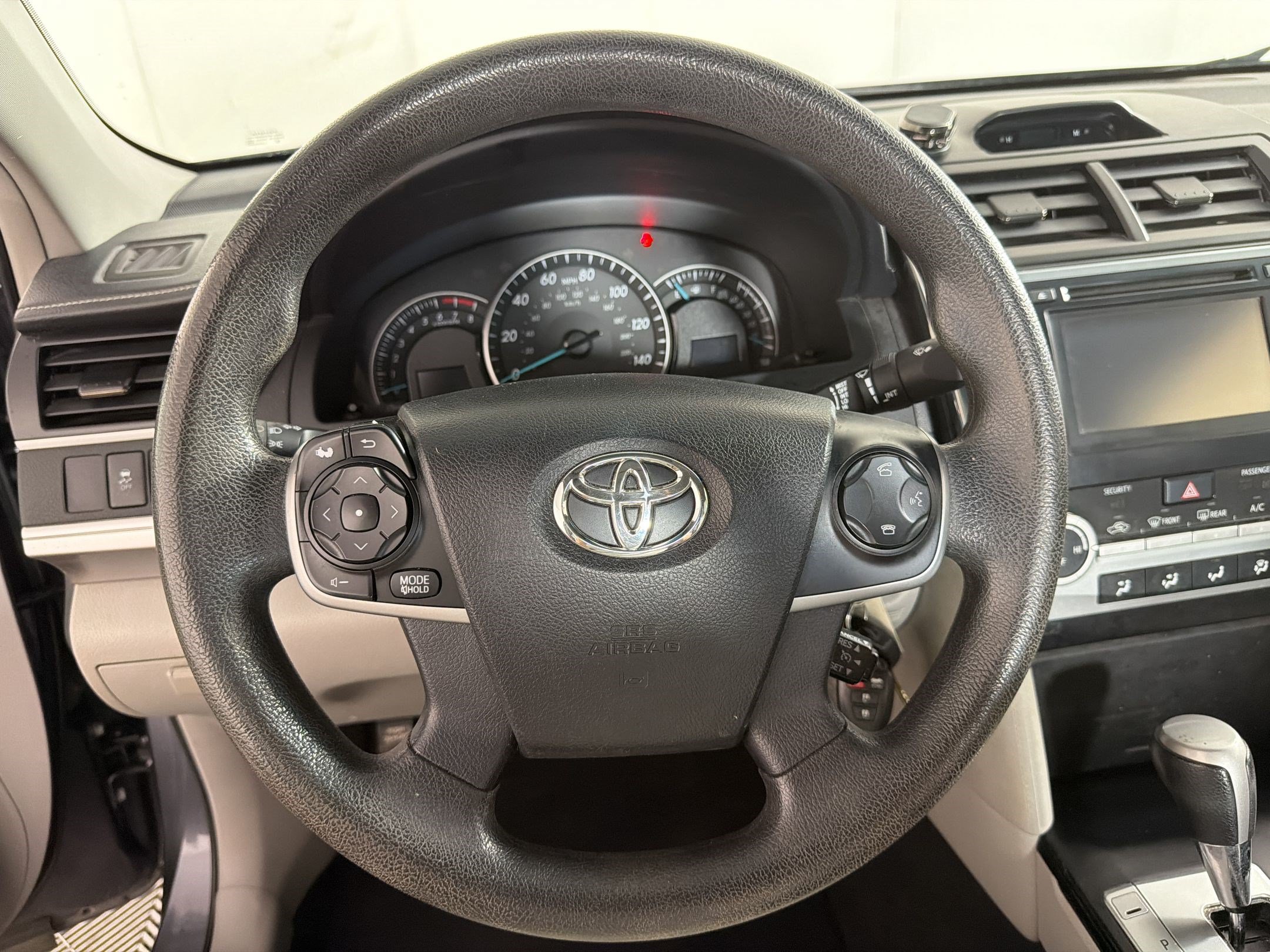 Used 2014 Toyota Camry LE FWD image 17