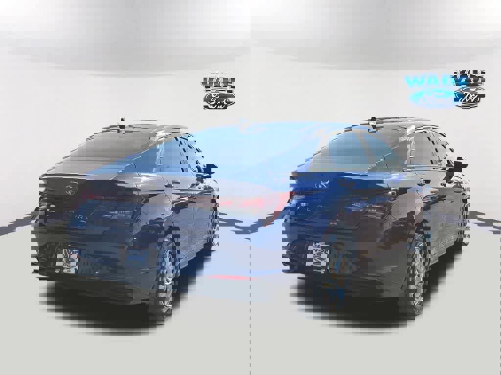 Used 2023 Hyundai Elantra SE image 5