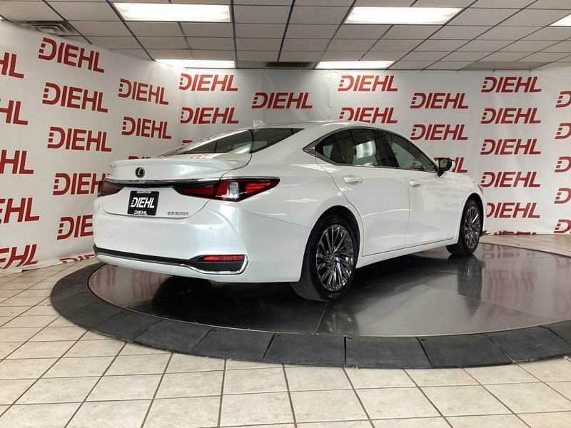 Used 2024 Lexus ES 300h w/ Accessory Package (Z1) FWD image 7