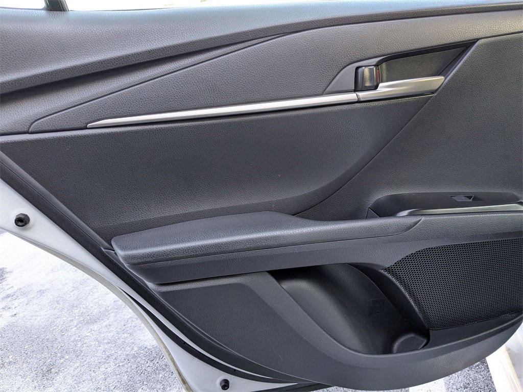 Used 2025 Toyota Camry SE image 27
