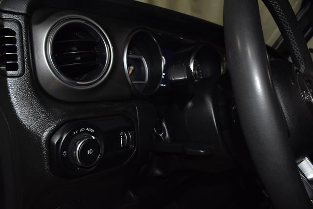 Used 2023 Jeep Wrangler Sahara image 24
