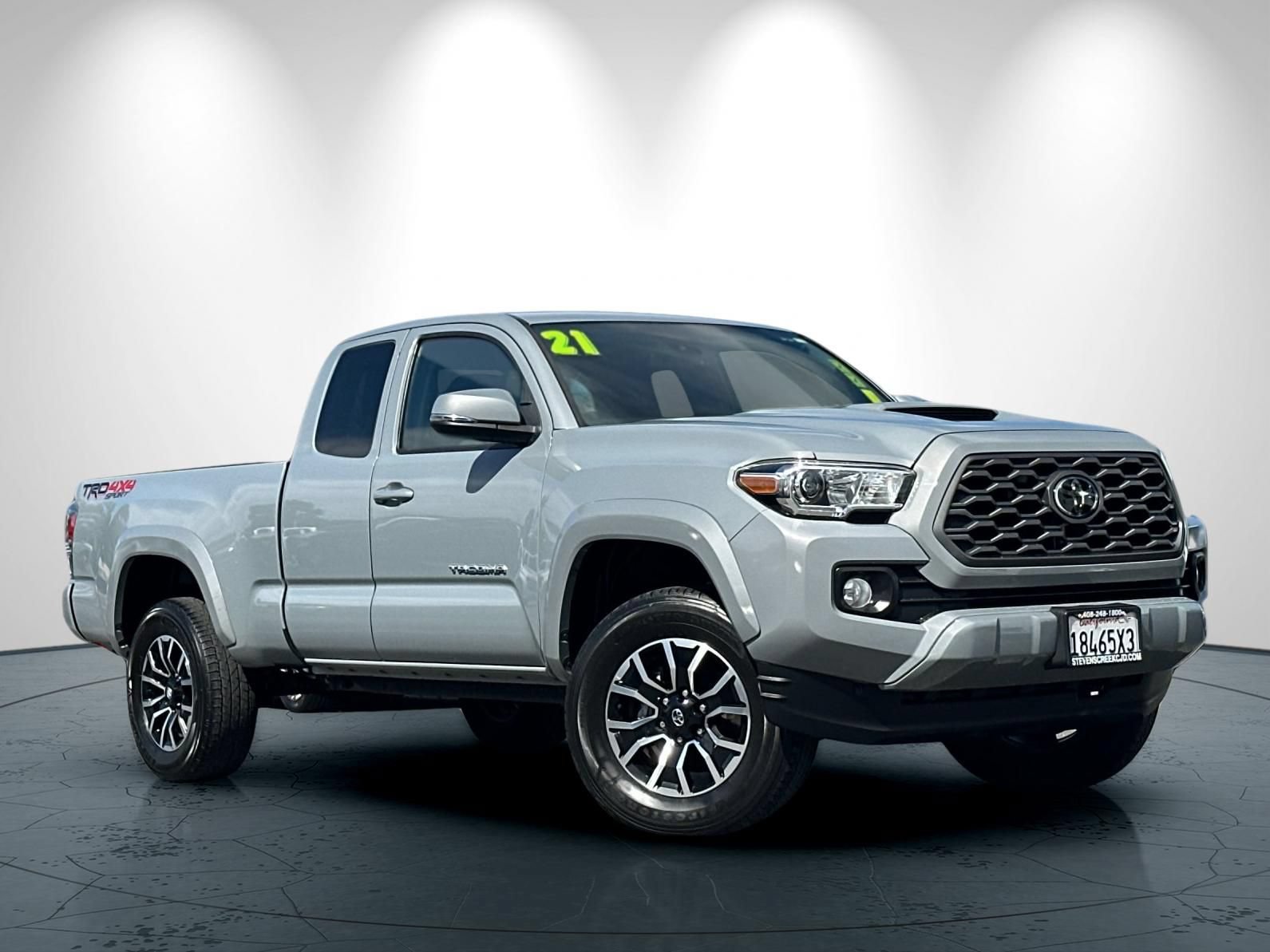 Used 2021 Toyota Tacoma TRD Sport AWD/4WD image 2