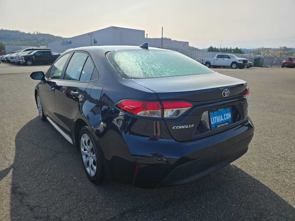 Used 2023 Toyota Corolla LE FWD image 3