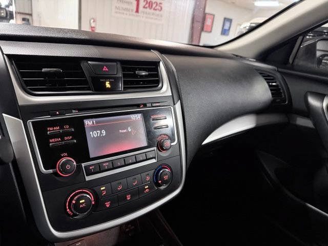 Used 2016 Nissan Altima 2.5 S w/ Power Driver Seat Package FWD image 16