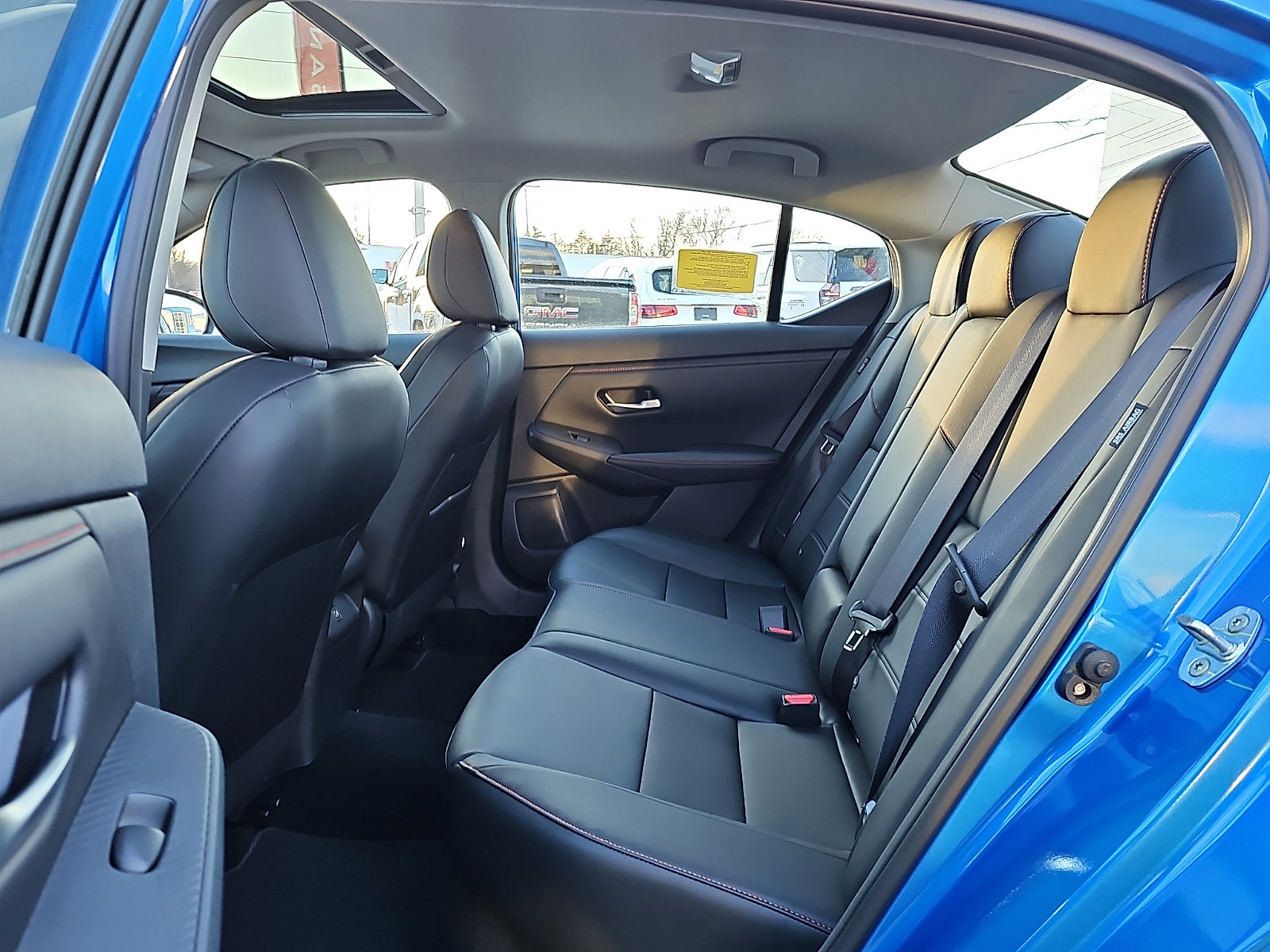 Used 2025 Nissan Sentra SR w/ SR Premium Package image 10