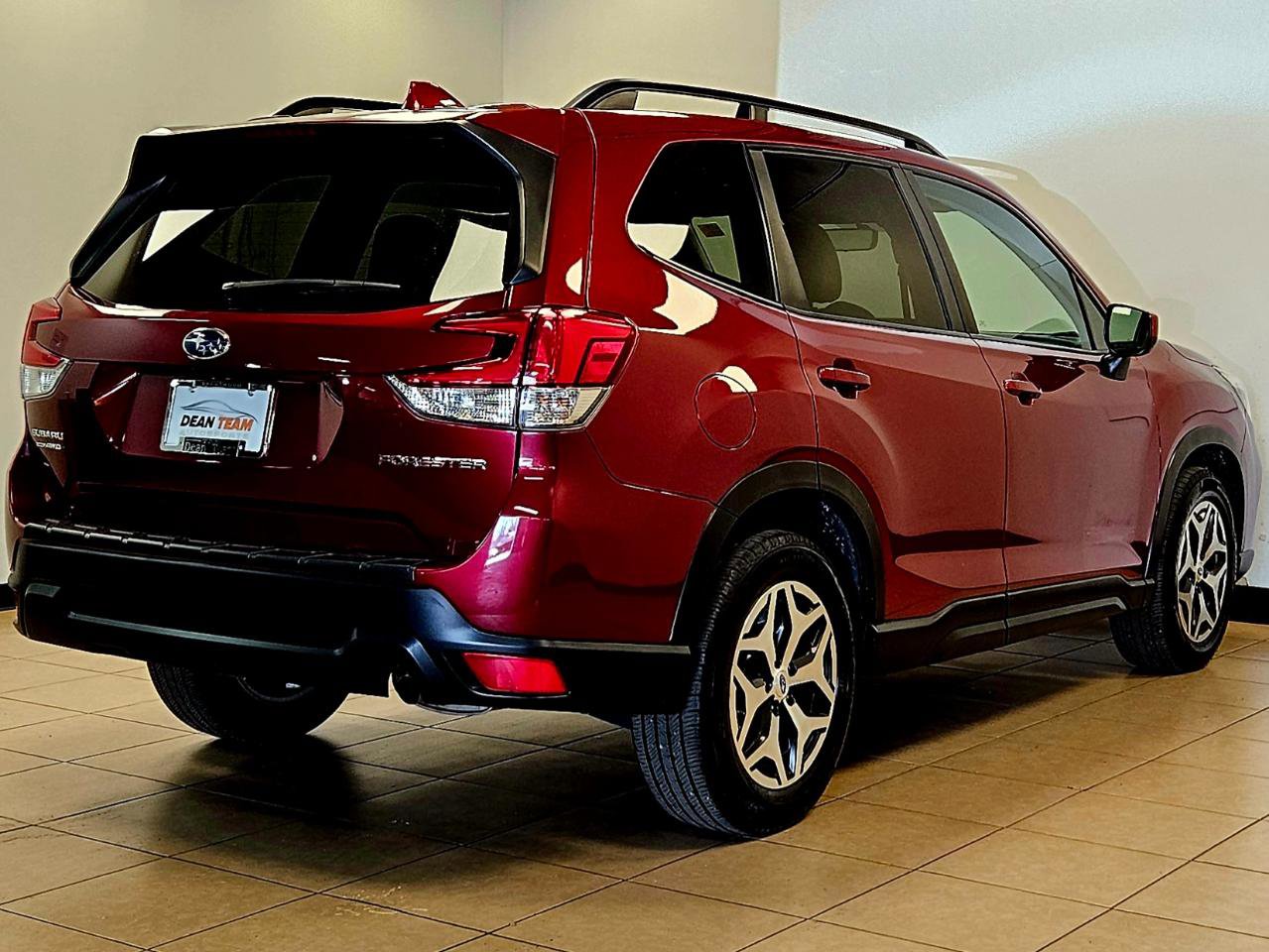 Used 2019 Subaru Forester Premium w/ All-Weather Package image 4