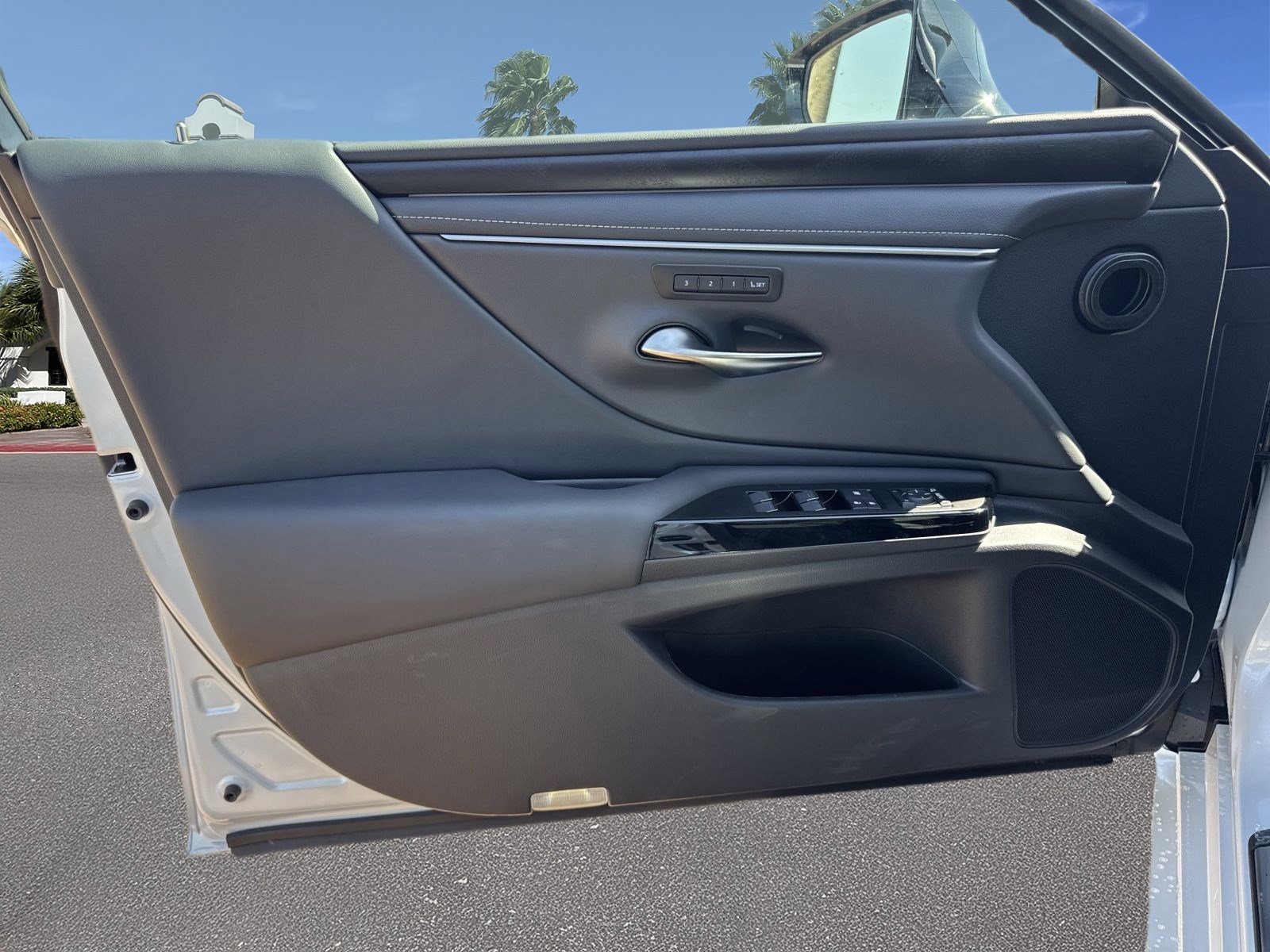 New 2025 Lexus ES 350 w/ Premium Package image 15