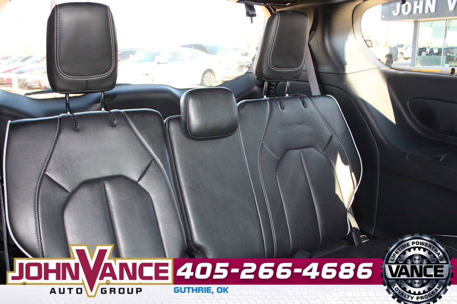 Used 2025 Chrysler Pacifica Limited FWD image 25