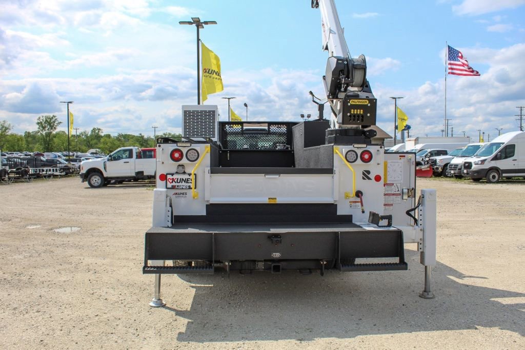 New 2025 Ford F550 4x4 Regular Cab Super Duty image 5