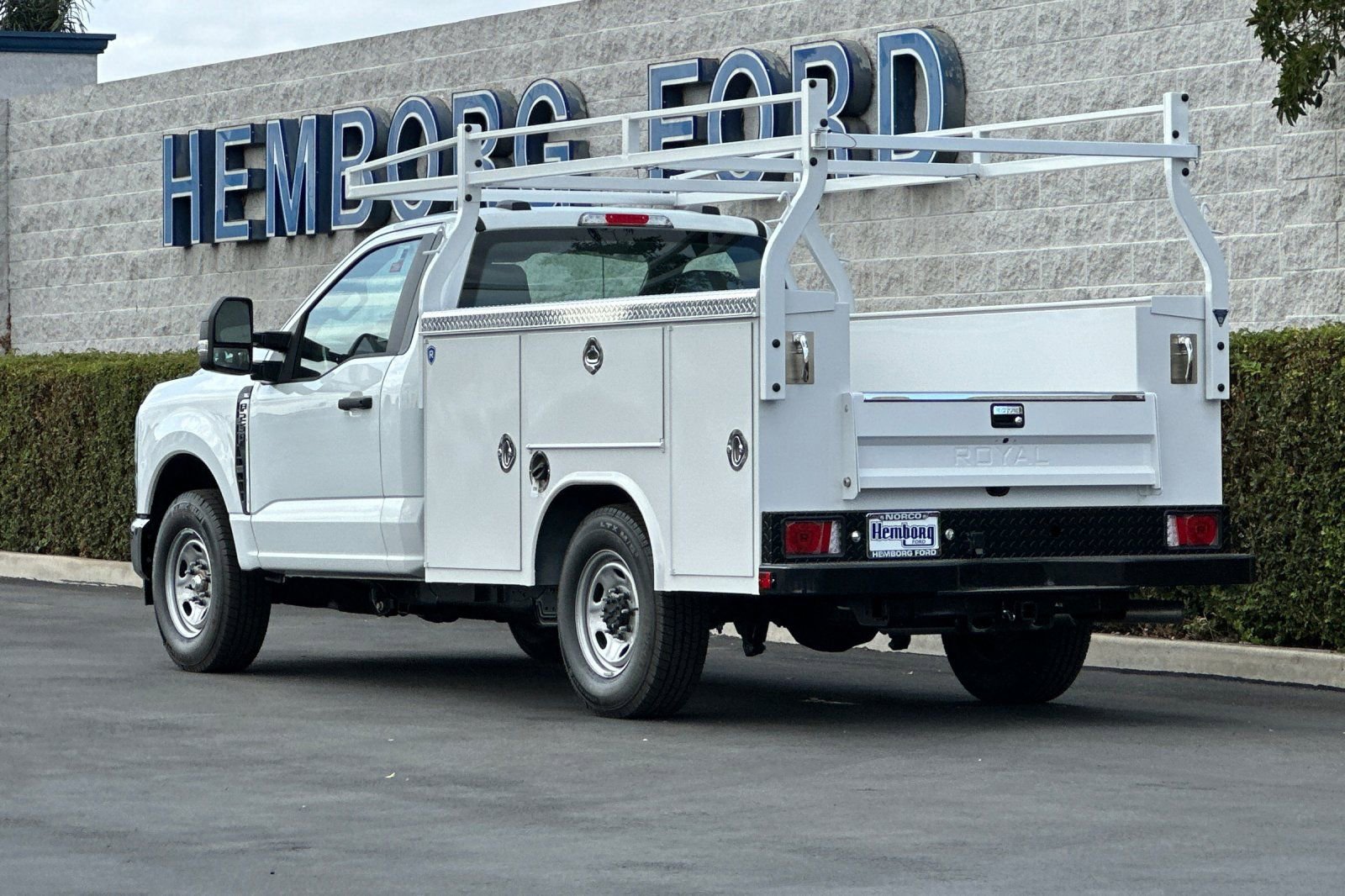 New 2026 Ford F250 XL w/ XL Chrome Package image 6
