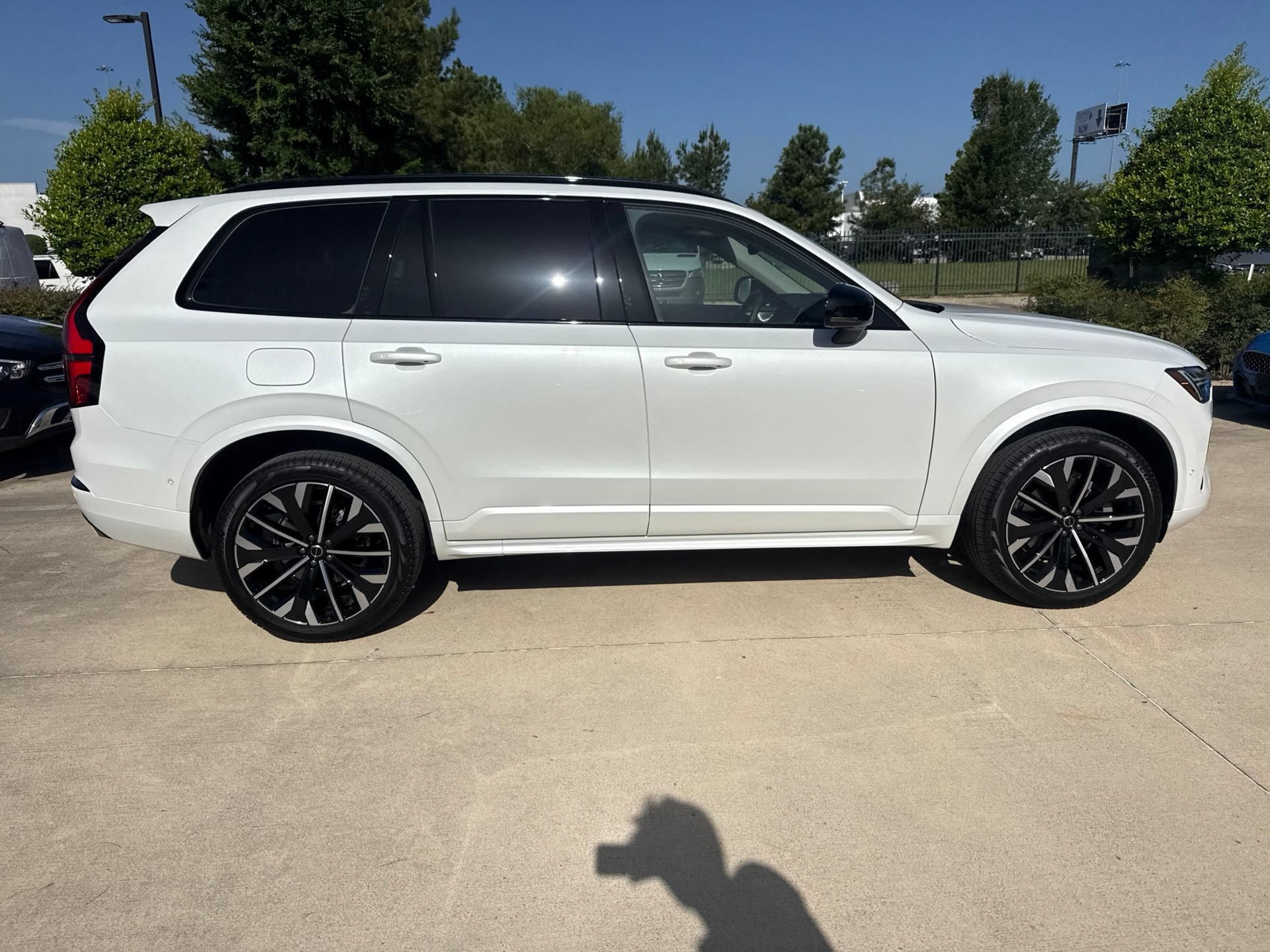 Used 2026 Volvo XC90 B6 Ultra w/ Protection Package Premier AWD/4WD image 3